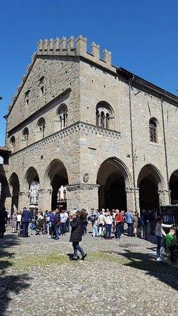 Dei Mille Gelateria Pasticceria